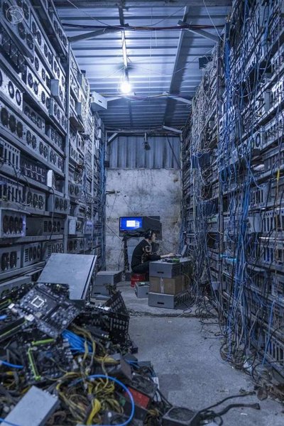 A vibrant mining farm in Canada